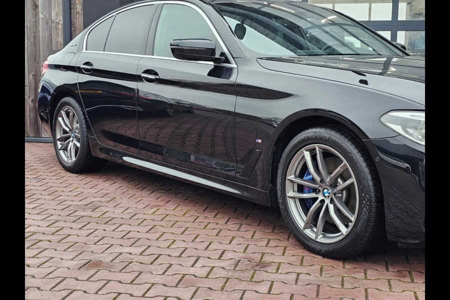 BMW 5 Serie 530e iPerformance High Executive | Automaat | M Sport | LED | Stoelverwarming | Park Assist | Driving Assist | Leder | M Aerodynamics |