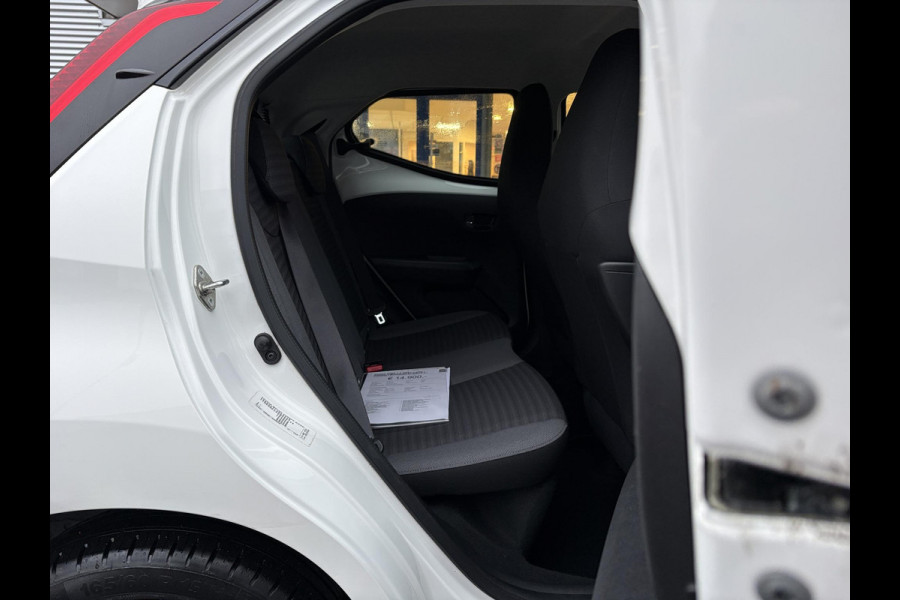 Toyota Aygo 1.0 VVT-i x-play | Carplay | Achteruitrijcamera | Airco | Automaat