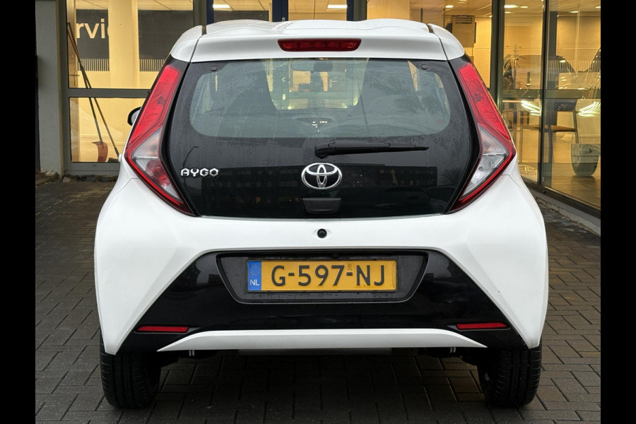 Toyota Aygo 1.0 VVT-i x-play | Carplay | Achteruitrijcamera | Airco | Automaat
