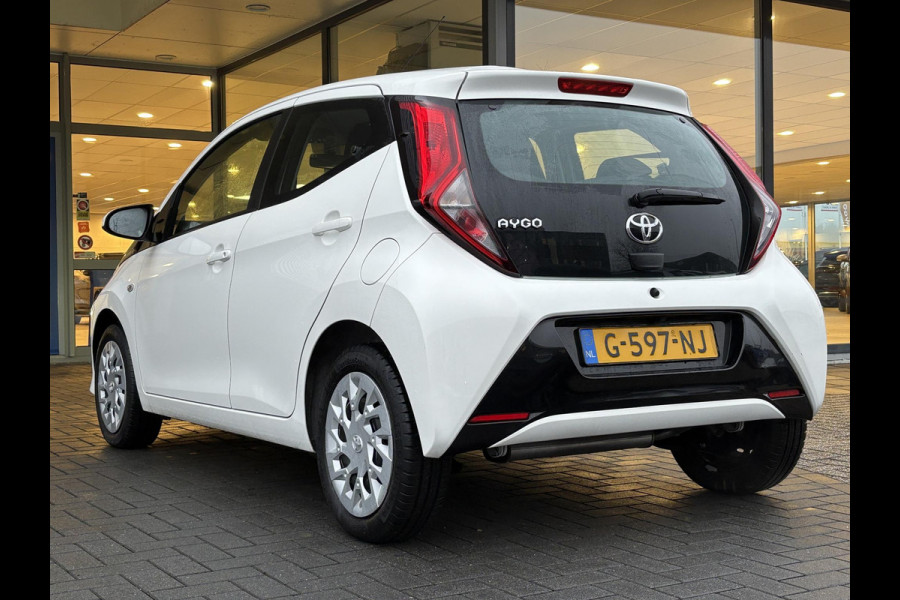 Toyota Aygo 1.0 VVT-i x-play | Carplay | Achteruitrijcamera | Airco | Automaat