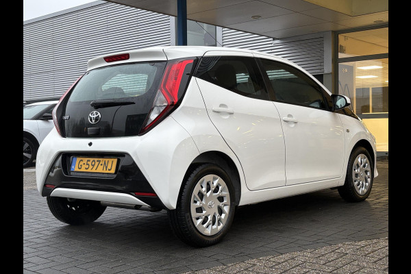 Toyota Aygo 1.0 VVT-i x-play | Carplay | Achteruitrijcamera | Airco | Automaat