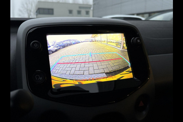 Toyota Aygo 1.0 VVT-i x-play | Carplay | Achteruitrijcamera | Airco | Automaat