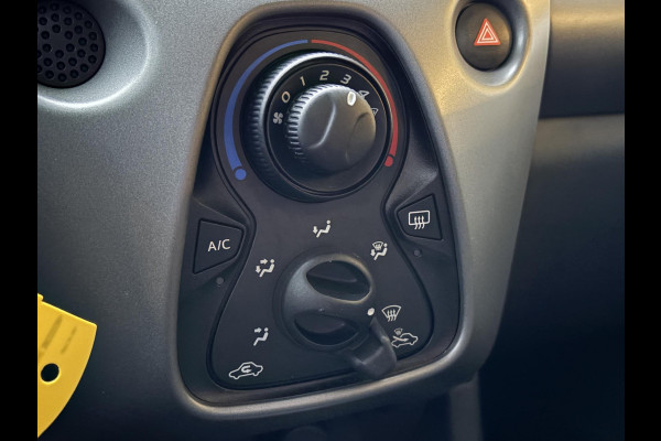 Toyota Aygo 1.0 VVT-i x-play | Carplay | Achteruitrijcamera | Airco | Automaat