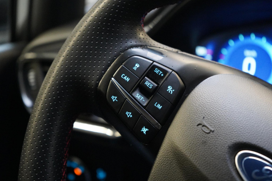 Ford Fiesta 1.0 EcoBoost Hybrid Active X | Navigatie | Stoelverwarming | Stuurverwarming | Sportstuur | Privacy glass