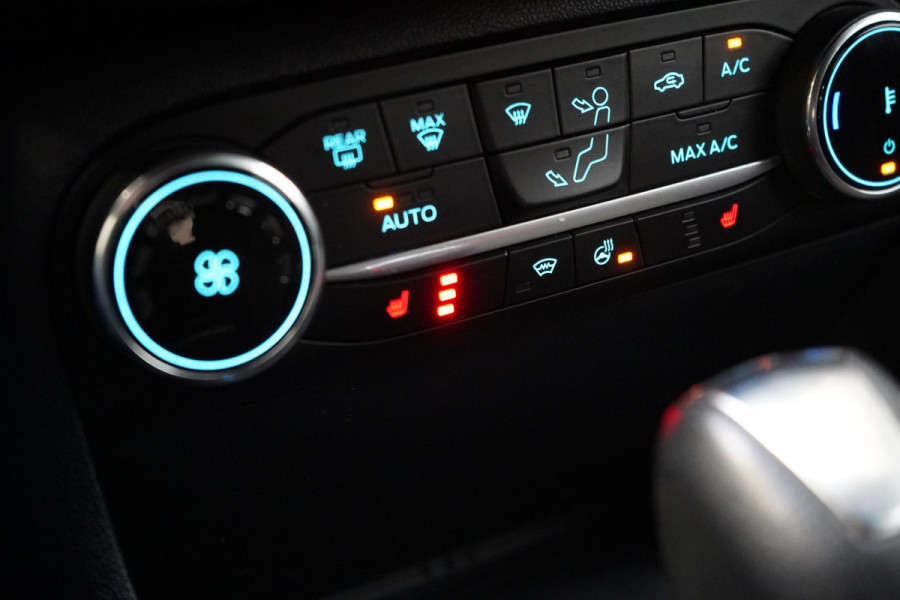 Ford Fiesta 1.0 EcoBoost Hybrid Active X | Navigatie | Stoelverwarming | Stuurverwarming | Sportstuur | Privacy glass