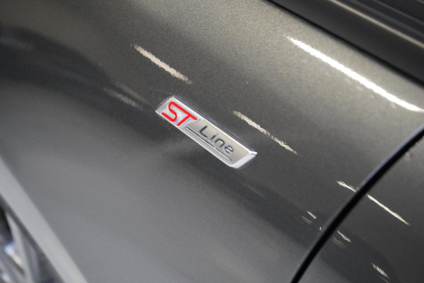 Ford Fiesta 1.0 EcoBoost Hybrid Active X | Navigatie | Stoelverwarming | Stuurverwarming | Sportstuur | Privacy glass