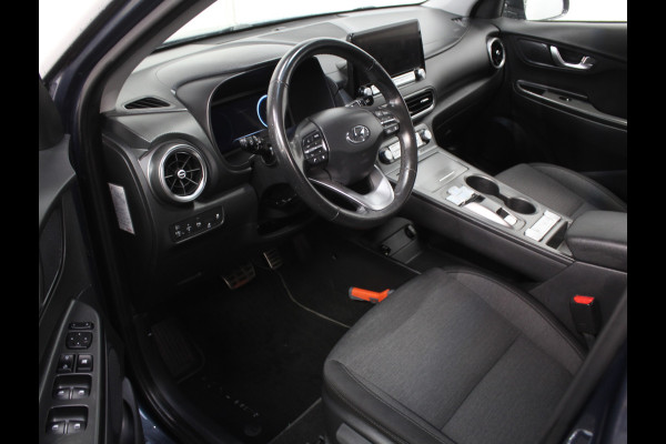 Hyundai Kona EV Comfort 64 kWh CAMERA | NAVI | CARPLAY | LMV17 | LED | PDC | CLIMATE | DAB | ADAPCRUISE