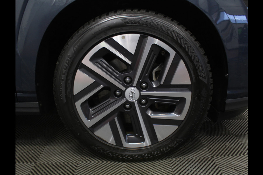 Hyundai Kona EV Comfort 64 kWh CAMERA | NAVI | CARPLAY | LMV17 | LED | PDC | CLIMATE | DAB | ADAPCRUISE
