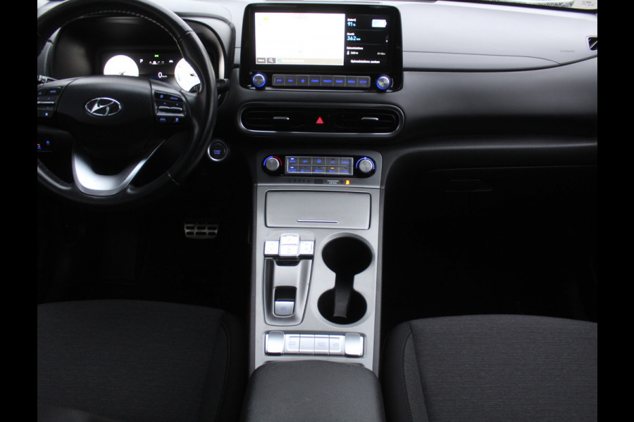 Hyundai Kona EV Comfort 64 kWh CAMERA | NAVI | CARPLAY | LMV17 | LED | PDC | CLIMATE | DAB | ADAPCRUISE