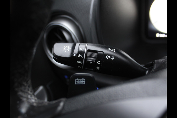 Hyundai Kona EV Comfort 64 kWh CAMERA | NAVI | CARPLAY | LMV17 | LED | PDC | CLIMATE | DAB | ADAPCRUISE