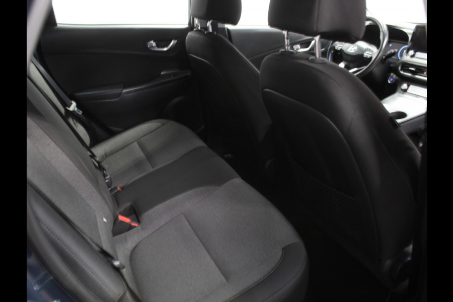 Hyundai Kona EV Comfort 64 kWh CAMERA | NAVI | CARPLAY | LMV17 | LED | PDC | CLIMATE | DAB | ADAPCRUISE