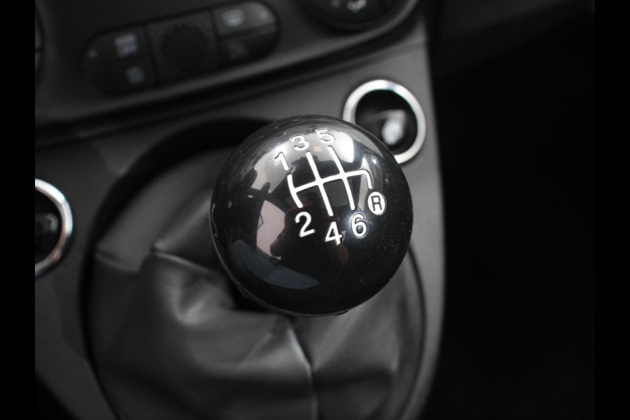 Fiat 500 1.0 Hybrid Dolcevita Panorama dak Control Parkeer Sensoren  Lichtmetalen Velgen Cruise Control