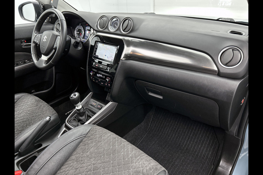 Suzuki Vitara 1.4 130PK Smart Hybrid / Panoramadak / Trekhaak / 1/2 Leder / Airco-ecc. / Pdc.V+A / Radio multimedia /