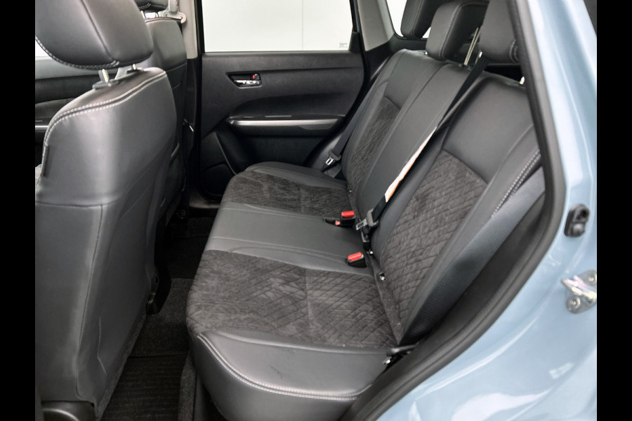 Suzuki Vitara 1.4 130PK Smart Hybrid / Panoramadak / Trekhaak / 1/2 Leder / Airco-ecc. / Pdc.V+A / Radio multimedia /