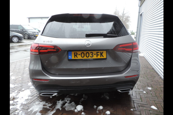 Mercedes-Benz B-Klasse 180 Launch Edition Premium Plus TREKHAAK