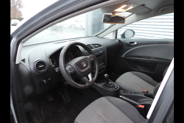 Mercedes-Benz B-Klasse 180 Launch Edition Premium Plus TREKHAAK