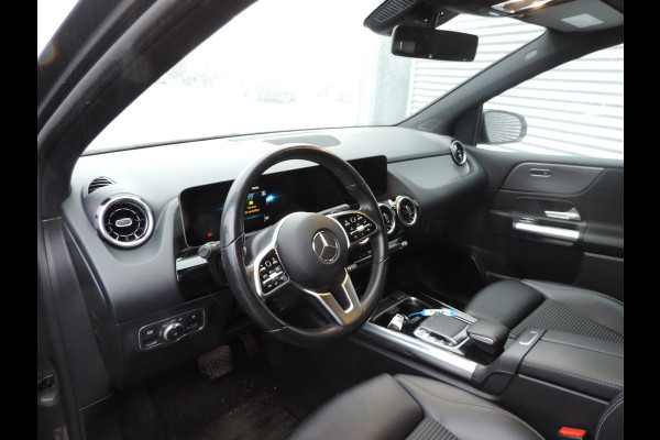 Mercedes-Benz B-Klasse 180 Launch Edition Premium Plus TREKHAAK