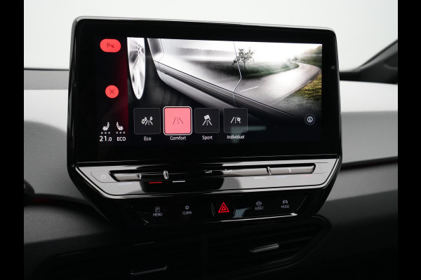 Volkswagen ID.3 First Plus 58 kWh Navigatie Carplay stoel/stuurverwarming Camera Demo TH