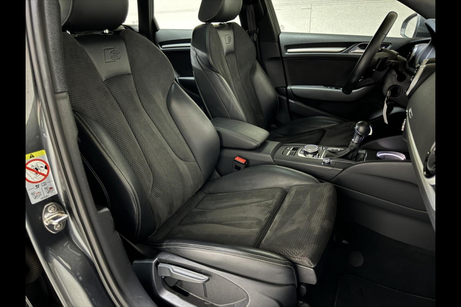 Audi A3 Sportback 35 TFSI 3x S-Line Black Edition Pano NAP