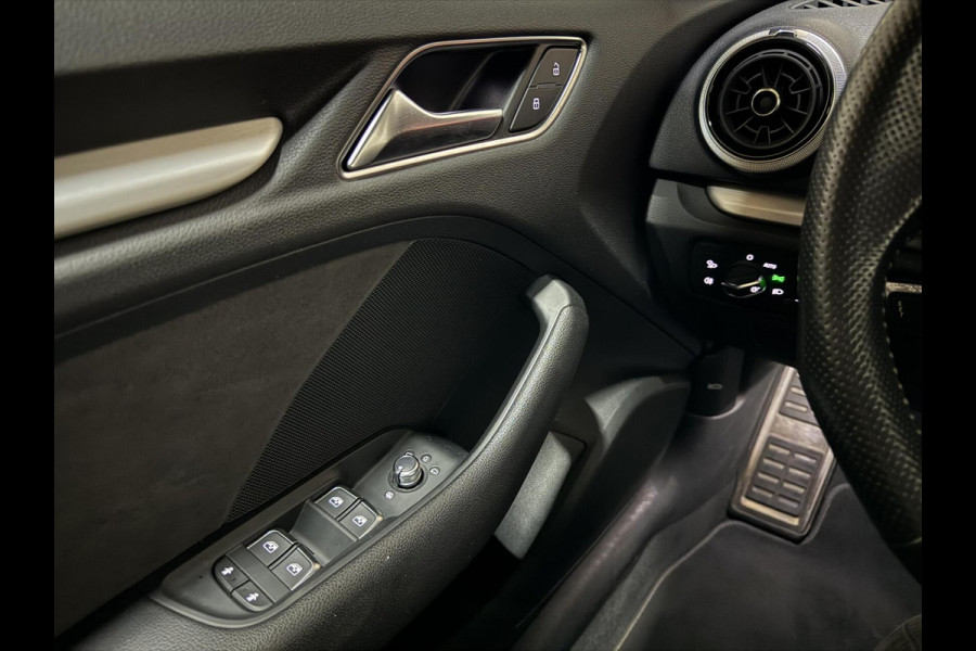 Audi A3 Sportback 35 TFSI 3x S-Line Black Edition Pano NAP