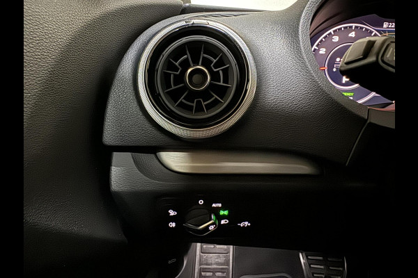 Audi A3 Sportback 35 TFSI 3x S-Line Black Edition Pano NAP