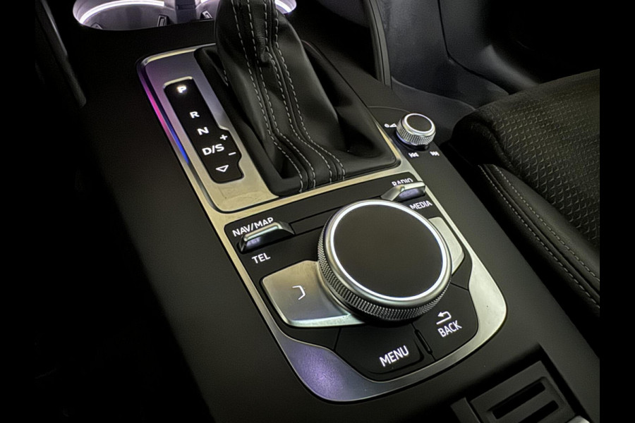 Audi A3 Sportback 35 TFSI 3x S-Line Black Edition Pano NAP