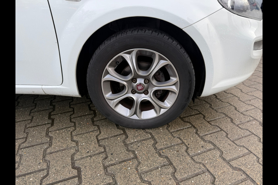 Fiat Punto Evo TwinAir Sempre, Rijklaarprijs /12 mnd Bovag garantie