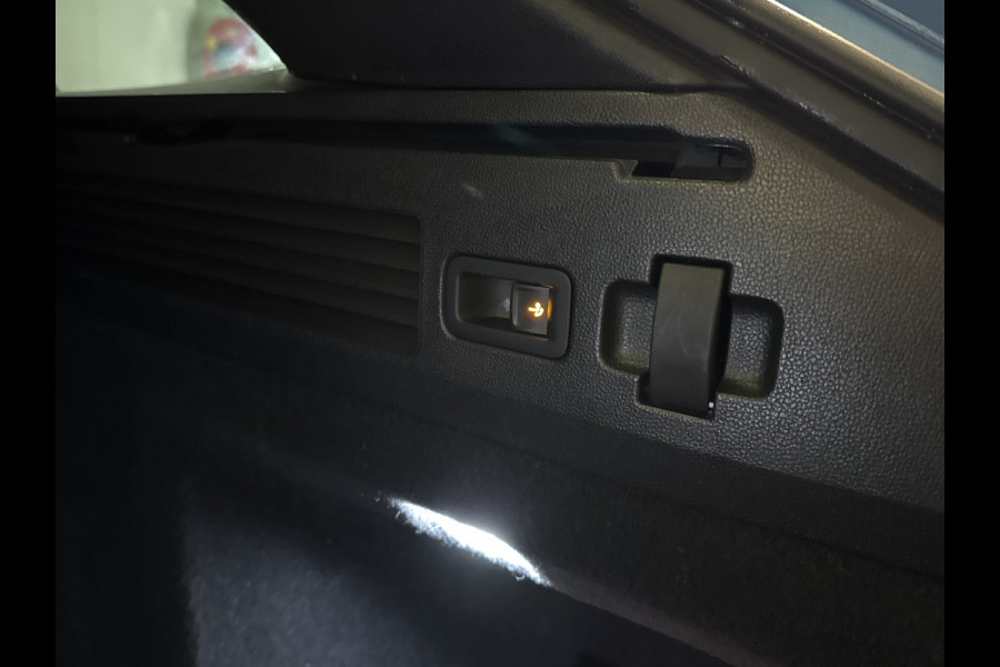 Volkswagen Arteon Shooting Brake eHYBRID 218PK DSG R-LINE BUSINESS+ TREKHAAK/360CAMERA/PANORAMADAK