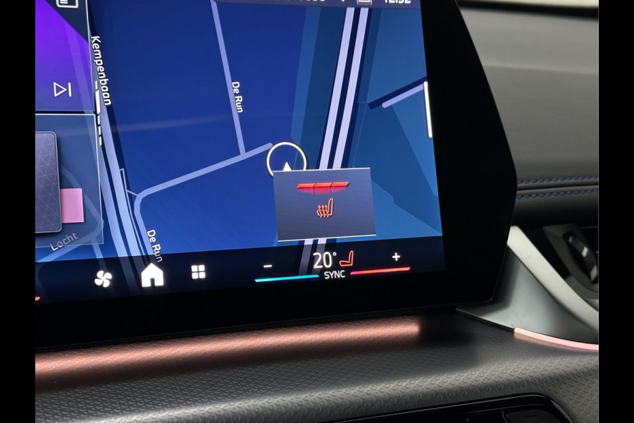 BMW X1 18i M-Sport | Panorama | Sportstoelen | Keyless-Entry | Sfeerverlichting | Achteruitrij-Camera | Carplay | Full-LED | Black-Optic | Getint Glas | Stoelverwarming | Draadloos Laden |