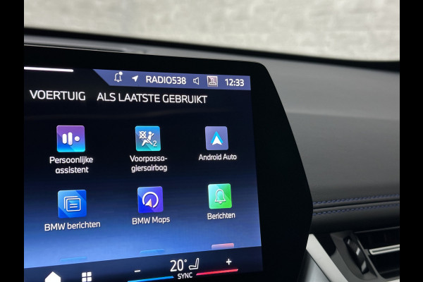 BMW X1 18i M-Sport | Panorama | Sportstoelen | Keyless-Entry | Sfeerverlichting | Achteruitrij-Camera | Carplay | Full-LED | Black-Optic | Getint Glas | Stoelverwarming | Draadloos Laden |