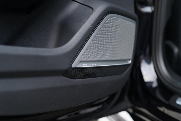 Audi RS6 Avant RS6 TFSI Quattro | B&O Advanced | Dynamic PLUS pakket | Keramisch | 360cam | HuD | Competition Velgen | Nightvision