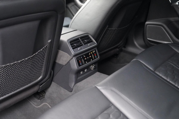 Audi RS6 Avant RS6 TFSI Quattro | B&O Advanced | Dynamic PLUS pakket | Keramisch | 360cam | HuD | Competition Velgen | Nightvision