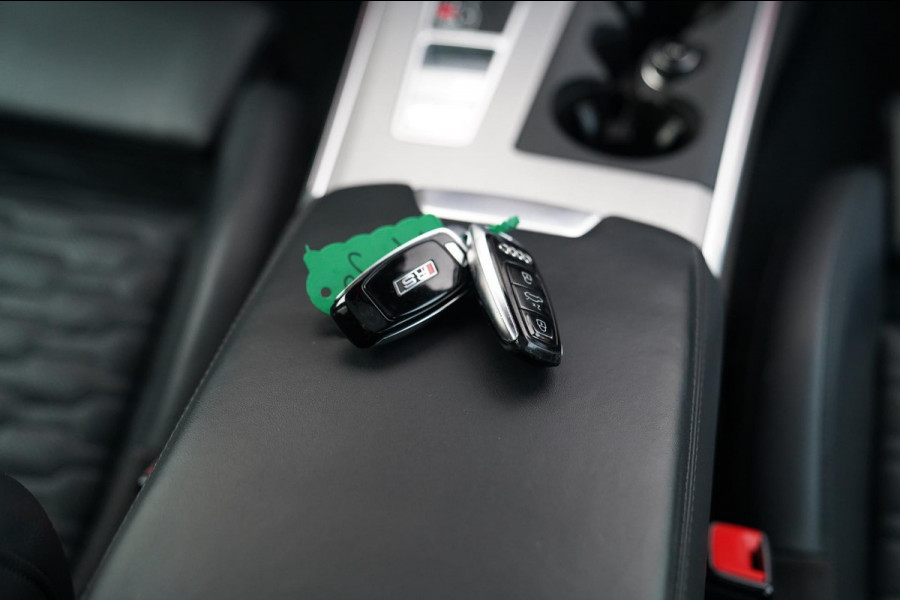 Audi RS6 Avant RS6 TFSI Quattro | B&O Advanced | Dynamic PLUS pakket | Keramisch | 360cam | HuD | Competition Velgen | Nightvision