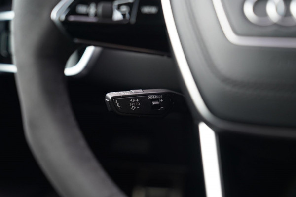 Audi RS6 Avant RS6 TFSI Quattro | B&O Advanced | Dynamic PLUS pakket | Keramisch | 360cam | HuD | Competition Velgen | Nightvision