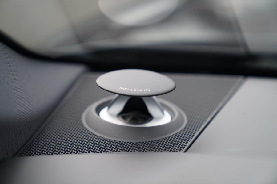 Audi RS6 Avant RS6 TFSI Quattro | B&O Advanced | Dynamic PLUS pakket | Keramisch | 360cam | HuD | Competition Velgen | Nightvision