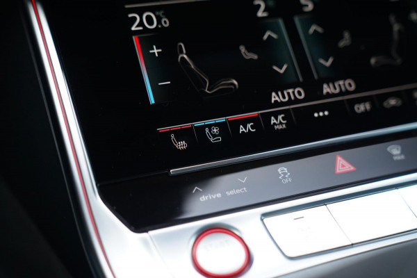 Audi RS6 Avant RS6 TFSI Quattro | B&O Advanced | Dynamic PLUS pakket | Keramisch | 360cam | HuD | Competition Velgen | Nightvision