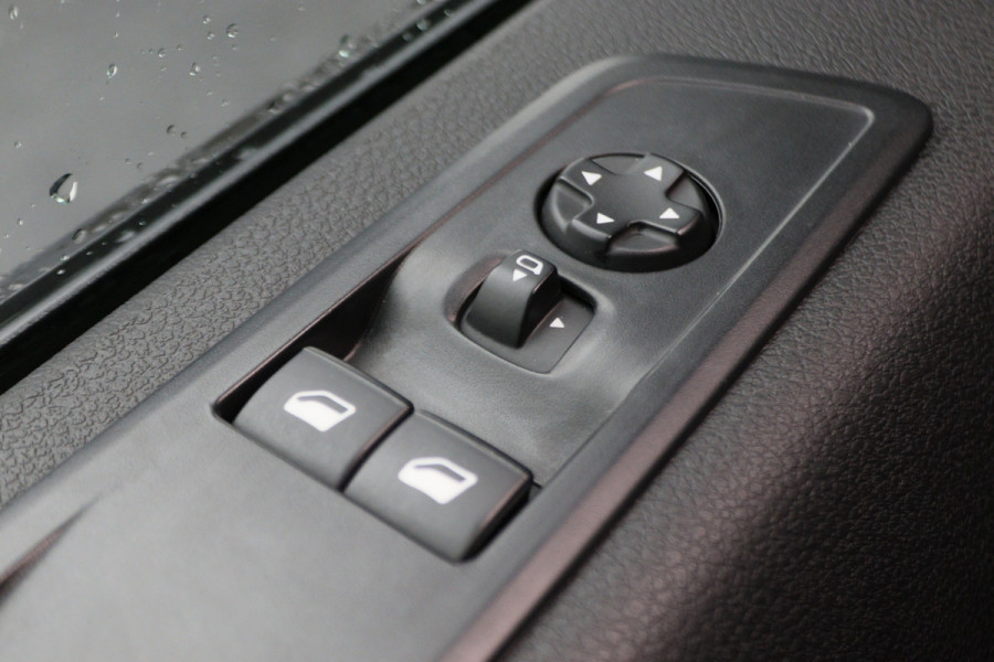 Peugeot Expert 2.0 BlueHDI 150 L3 Asphalt DC 4x4 Dangel 5-Zits, Climate, Cruise, Apple Carplay, Lane Assist, Trekhaak, PDC, 17''