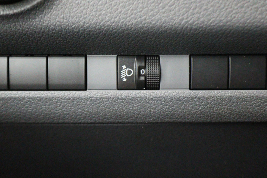 Peugeot Expert 2.0 BlueHDI 150 L3 Asphalt DC 4x4 Dangel 5-Zits, Climate, Cruise, Apple Carplay, Lane Assist, Trekhaak, PDC, 17''