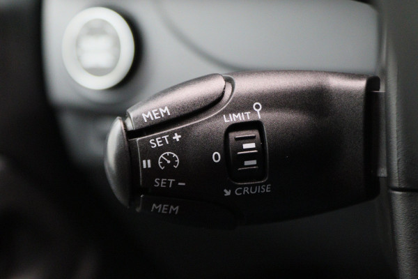 Peugeot Expert 2.0 BlueHDI 150 L3 Asphalt DC 4x4 Dangel 5-Zits, Climate, Cruise, Apple Carplay, Lane Assist, Trekhaak, PDC, 17''