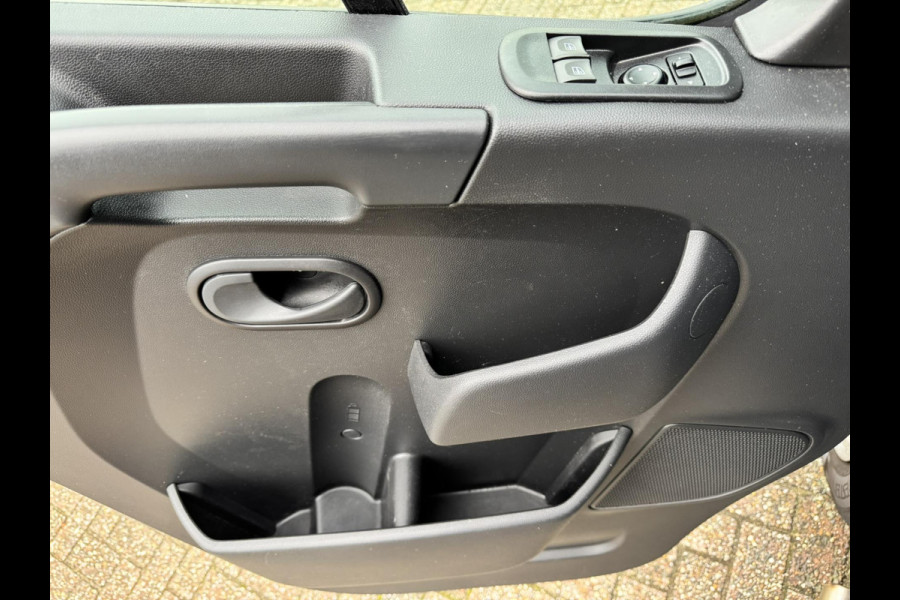 Renault Master T35 2.3 dCi 150 L3H2 Energy Work Edition Cruise control Airco Navi Apple / Android Achteruitrijcamera Sensoren v/a