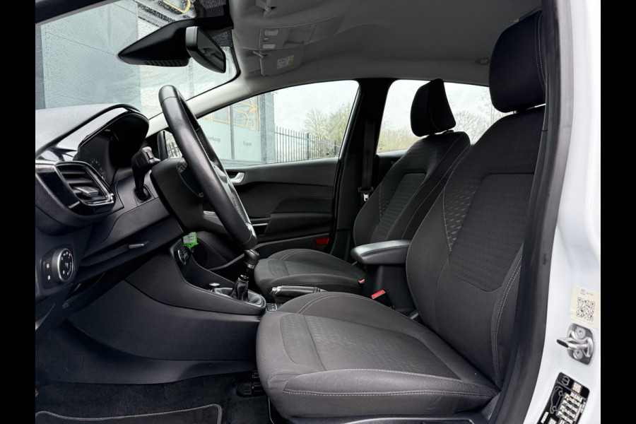 Ford Fiesta 1.0 EcoBoost Hybrid ST-Line X Navi,125pk,6 Bak,Carplay,Camera,Stoelverw,Stuurverw,Clima,Cruise,Pdc V+A,Lm velgen,N.A.P,Apk tot 04-2027
