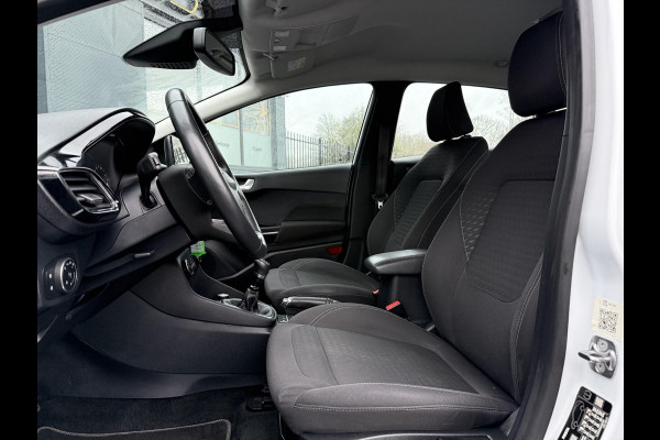 Ford Fiesta 1.0 EcoBoost Hybrid ST-Line X Navi,125pk,6 Bak,Carplay,Camera,Stoelverw,Stuurverw,Clima,Cruise,Pdc V+A,Lm velgen,N.A.P,Apk tot 04-2027