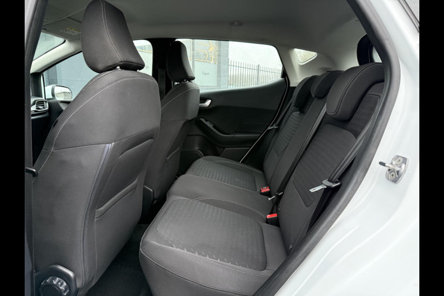 Ford Fiesta 1.0 EcoBoost Hybrid ST-Line X Navi,125pk,6 Bak,Carplay,Camera,Stoelverw,Stuurverw,Clima,Cruise,Pdc V+A,Lm velgen,N.A.P,Apk tot 04-2027