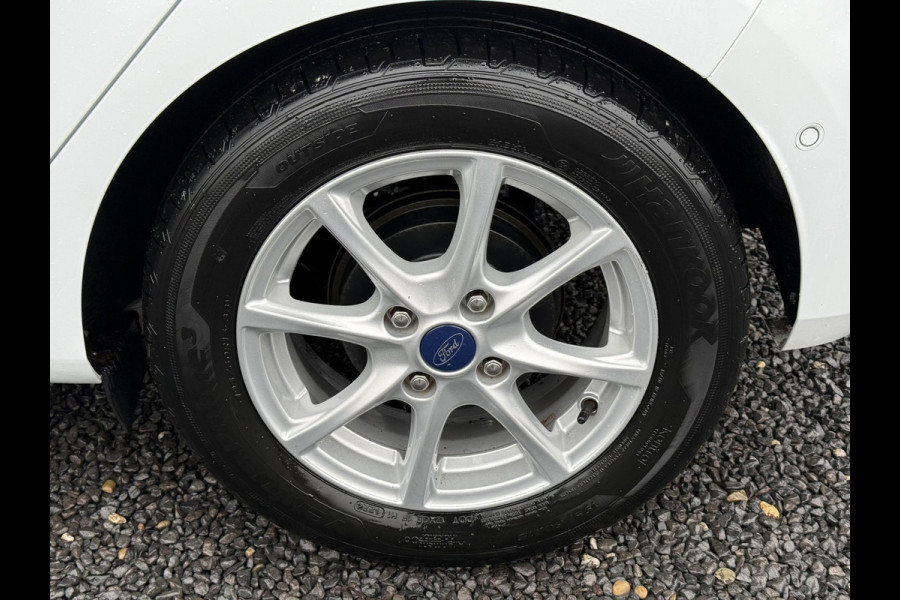 Ford Fiesta 1.0 EcoBoost Hybrid ST-Line X Navi,125pk,6 Bak,Carplay,Camera,Stoelverw,Stuurverw,Clima,Cruise,Pdc V+A,Lm velgen,N.A.P,Apk tot 04-2027