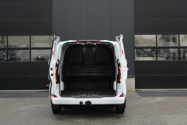 Ford E-Transit Cust. 320 L1H1 Limited 65 kWh 218pk - Trekhaak - Pro Power - Stoelverwarming - Carplay/Android - Camera - Rijklaar