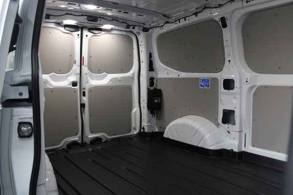 Ford E-Transit Cust. 320 L1H1 Limited 65 kWh 218pk - Trekhaak - Pro Power - Stoelverwarming - Carplay/Android - Camera - Rijklaar