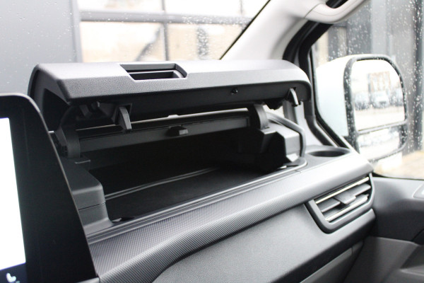 Ford E-Transit Cust. 320 L1H1 Limited 65 kWh 218pk - Trekhaak - Pro Power - Stoelverwarming - Carplay/Android - Camera - Rijklaar