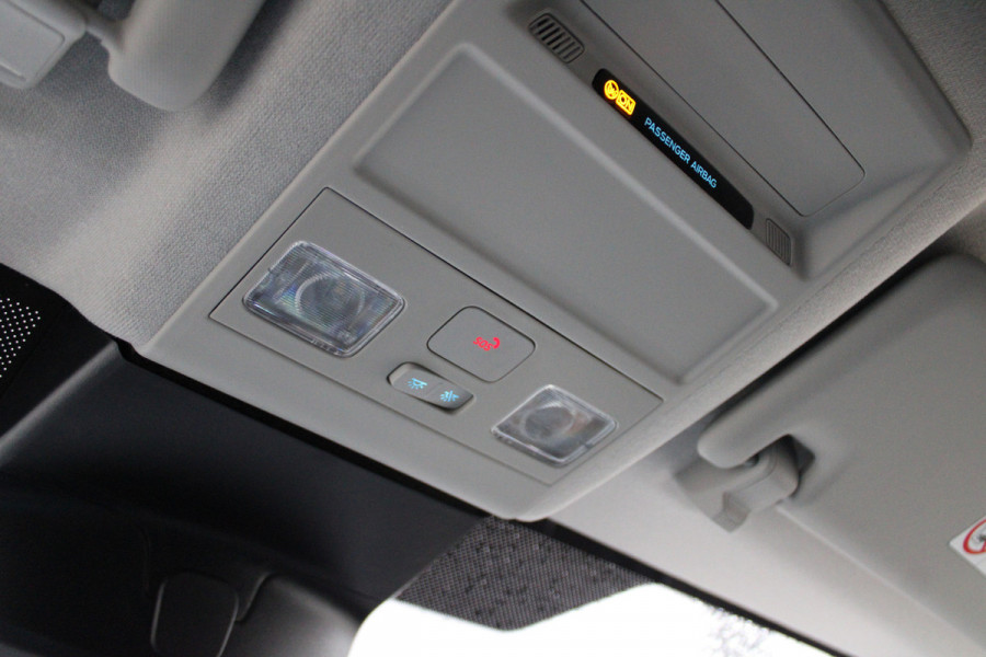 Ford E-Transit Cust. 320 L1H1 Limited 65 kWh 218pk - Trekhaak - Pro Power - Stoelverwarming - Carplay/Android - Camera - Rijklaar