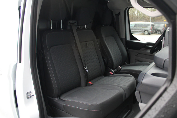 Ford E-Transit Cust. 320 L1H1 Limited 65 kWh 218pk - Trekhaak - Pro Power - Stoelverwarming - Carplay/Android - Camera - Rijklaar