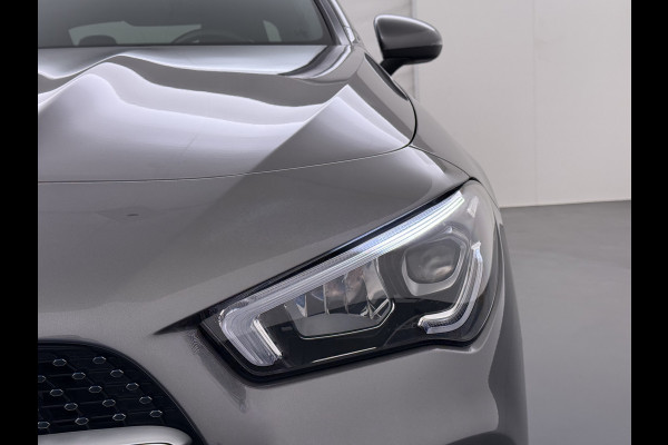 Mercedes-Benz CLA-Klasse 250e AMG // Keyless Entry // Sfeerverlichting // Camera // 19" AMG Velgen // Apple Carplay // Android Auto // Privacy Glas
